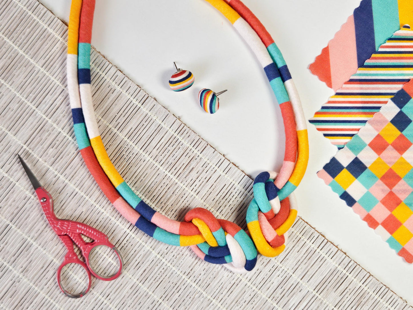 Eight Knot Necklace - Deck Chair