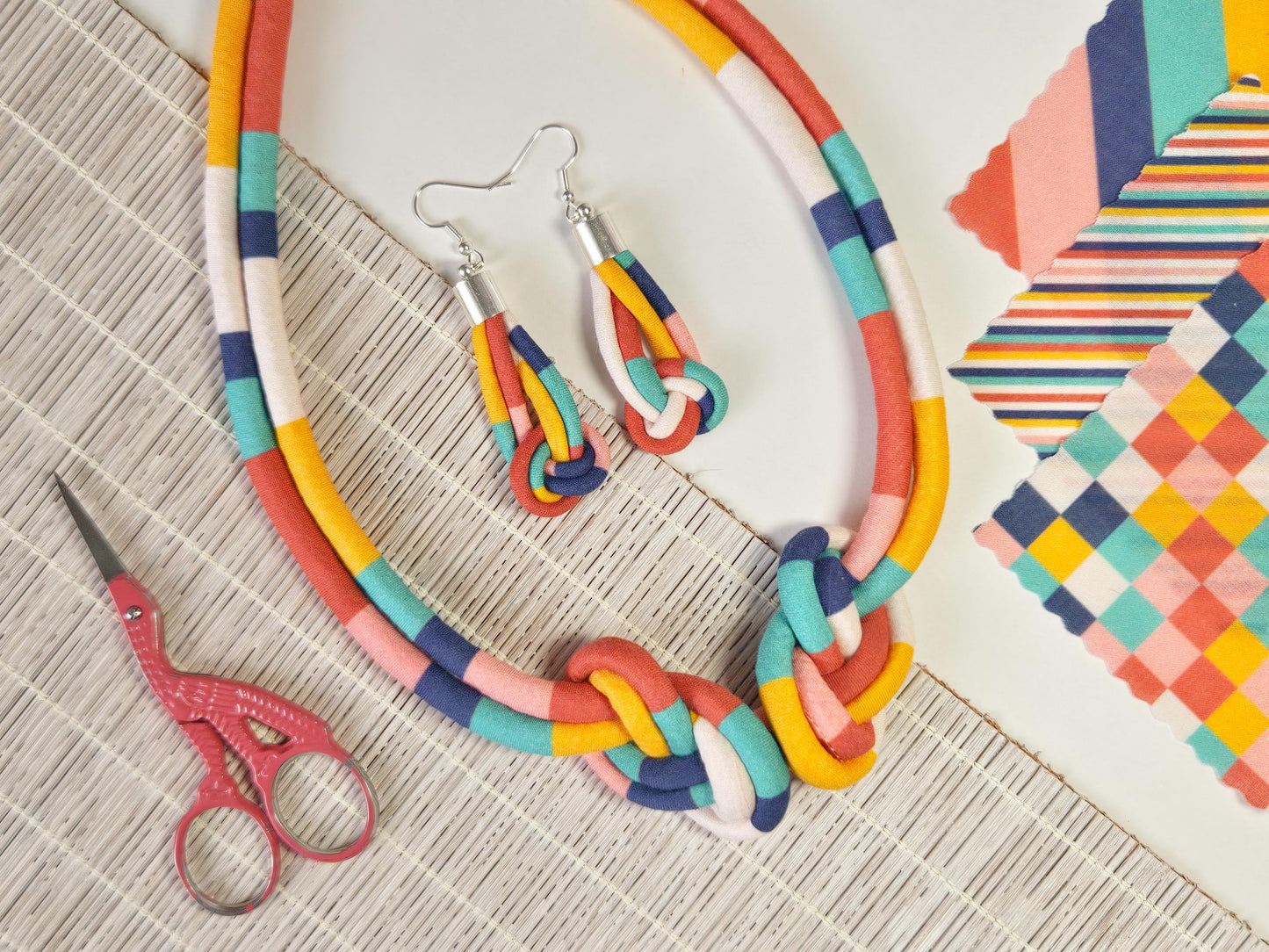 Eight Knot Necklace - Deck Chair