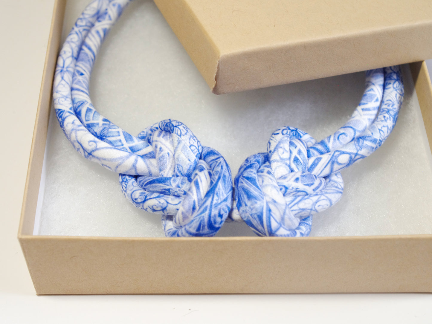 Eight Knot Necklace - City