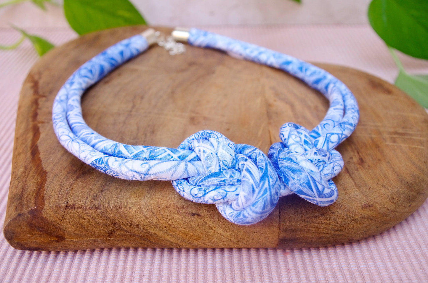 Eight Knot Necklace - City
