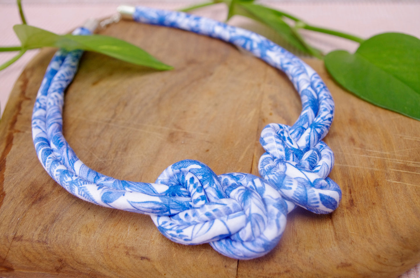 Eight Knot Necklace - Forest