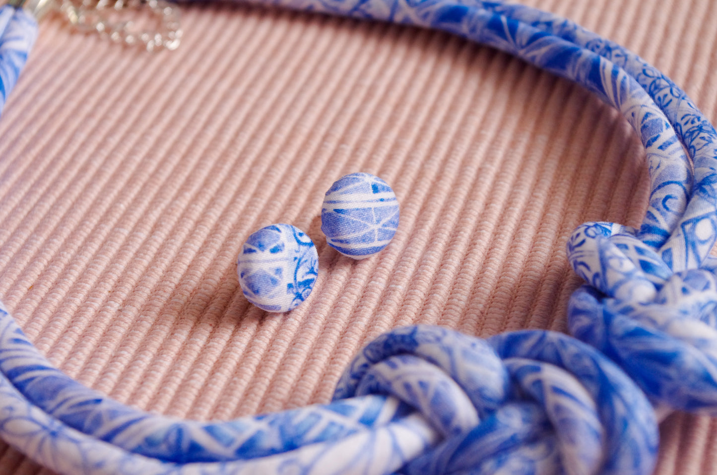 Eight Knot Necklace - City