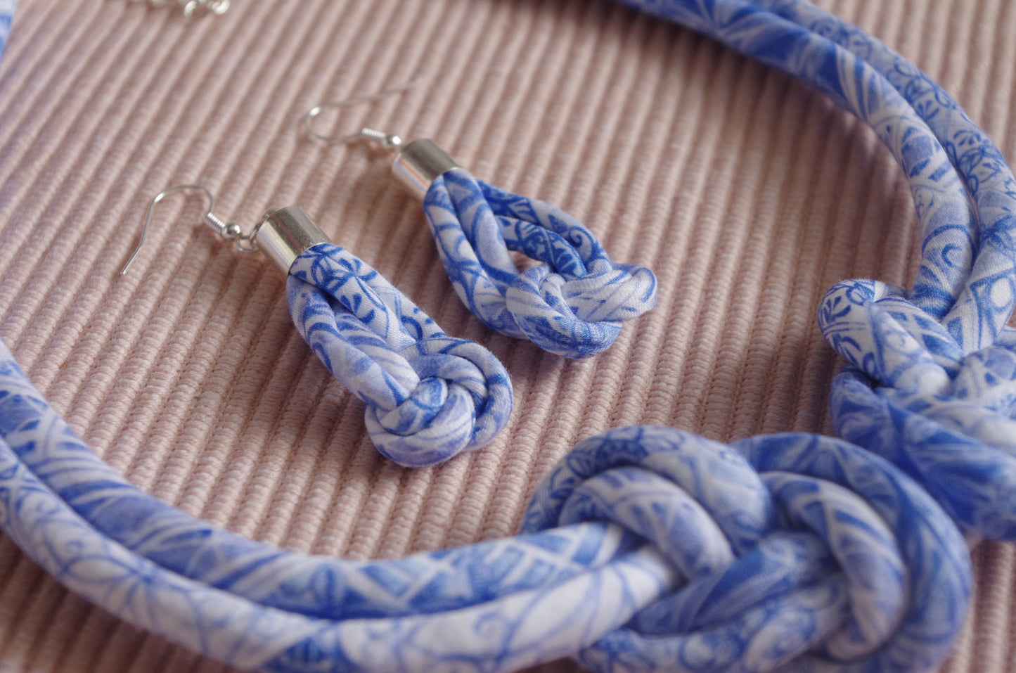 Eight Knot Necklace - City