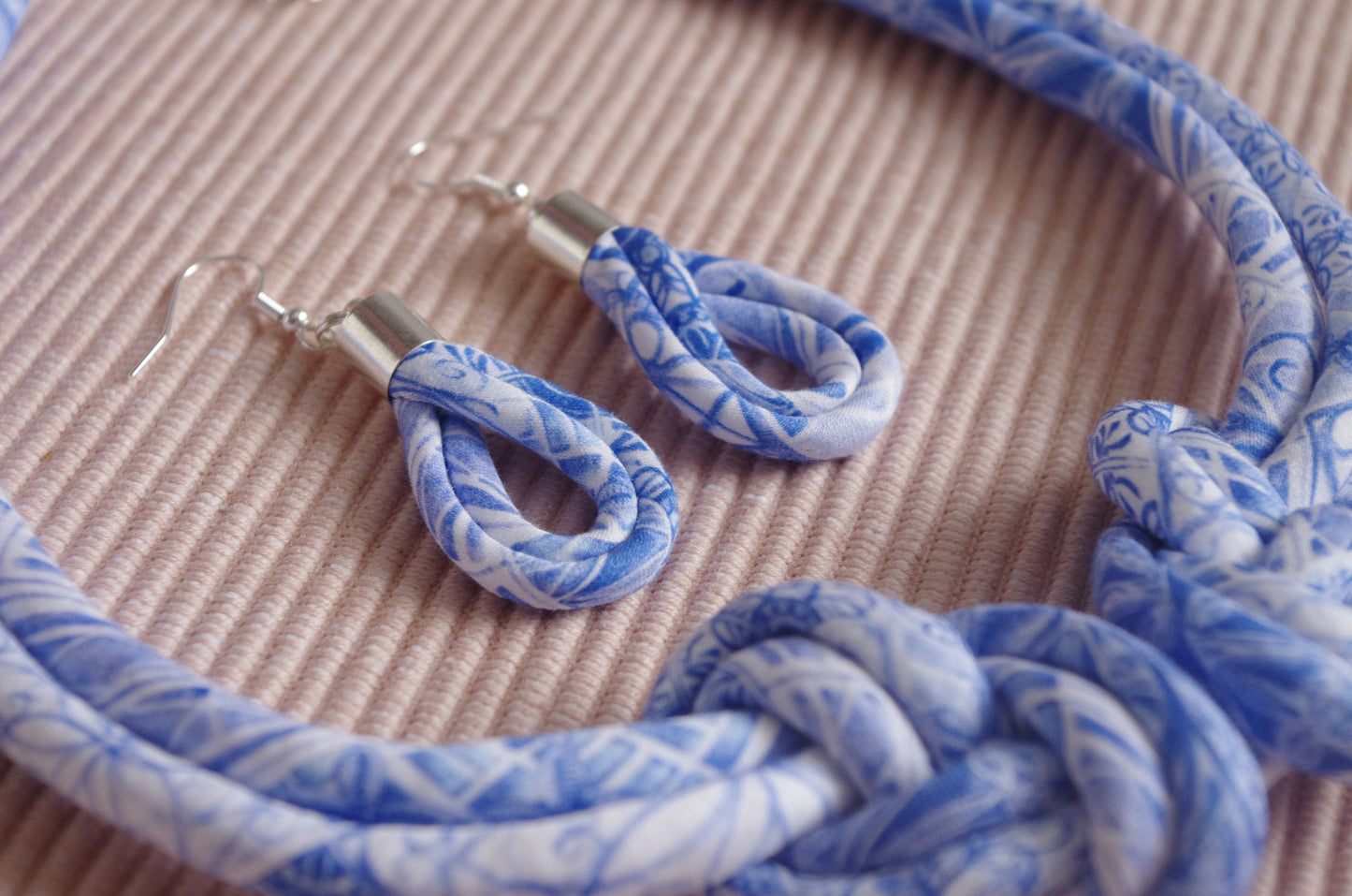 Eight Knot Necklace - City